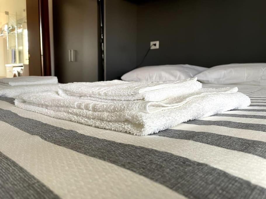 Appartement Free Parking Il Terrazzino ⭑⭑⭑⭑⭑ à Milan Extérieur photo